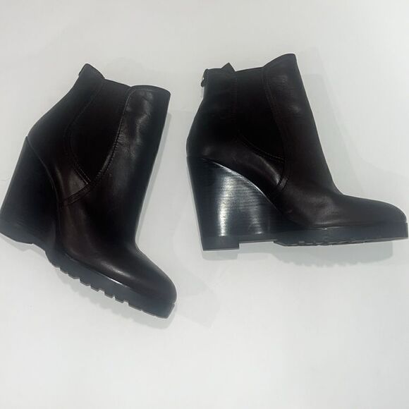 New Michael Michael Kors brown rustic leather 4” wedge boots - Picture 3 of 5